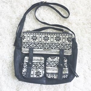 Roxy messenger Bag